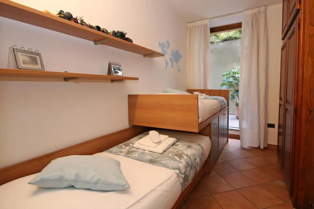 Mella Bellagio Al Porto - Appartamento con Terrazze a pochi passi dal Lago 0*,  Italia
