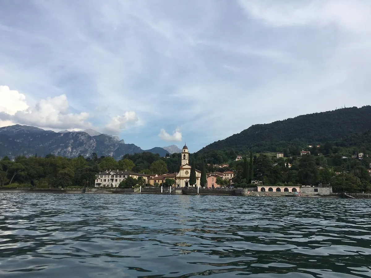 Mella Bellagio Al Porto - Appartamento con Terrazze a pochi passi dal Lago 0*,  Italia